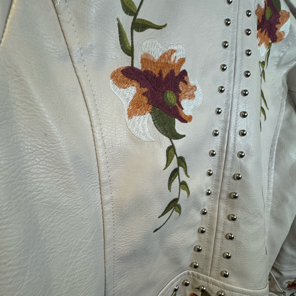 Boho Floral Embroidered Cream Biker Jacket Silver Studded Faux Leather  Size S - Picture 11 of 15